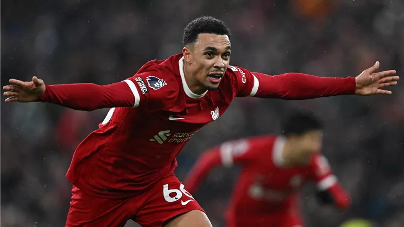كواليس فوز ليفربول المثير على فولهام في الدوري الإنجليزي «ريمونتادا تاريخية»