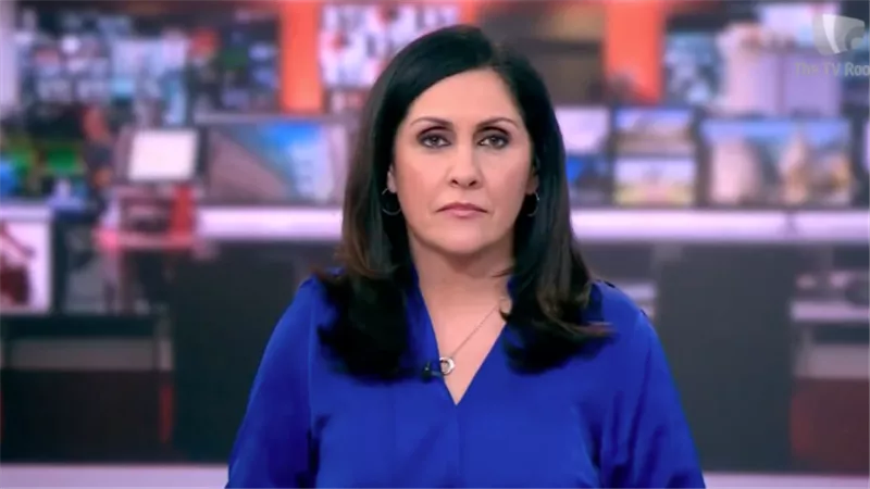 حركة بذيئة لمذيعة بي بي سي مريم موشيري بإصبعها على الهواء