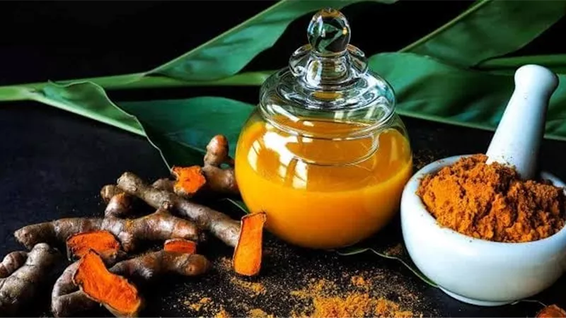 ماء الكركم دواء طبيعي لأمراض الأمعاء | 4 فوائد مذهلة