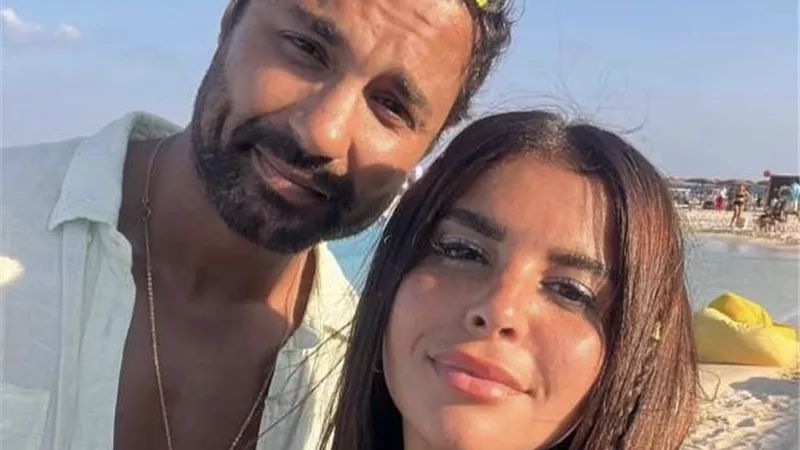 زوجة كريم فهمي توجه له رسالة رومانسية في عيد ميلاده