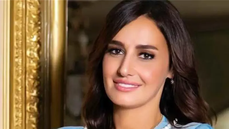 كلاكيت تالت مرة | حلا شيحة تعتذر للفنانين بعد تحريمها الفن