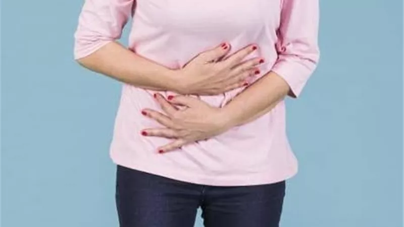 أسباب صدور الأصوات من المعدة وطرق العلاج (إنفوجراف)