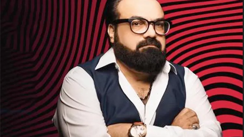 أبو الليف يشن هجومًا على مصطفى كامل ويشيد بـ أشرف زكي