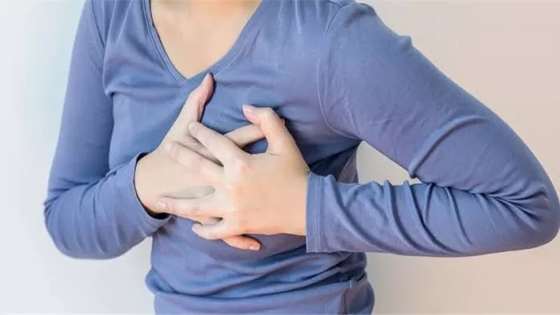 4 علامات تدل على الإصابة بأمراض القلب