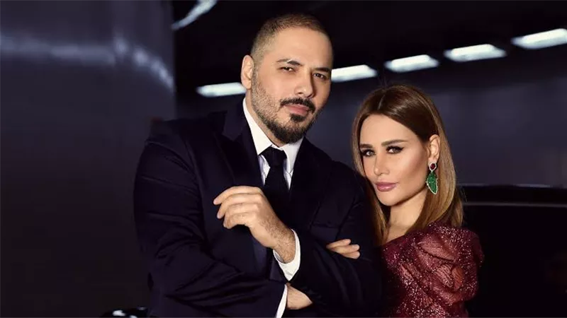 رامي عياش يحتفل بعيد زواجه العاشر بحفلة زفاف جديدة (صور)