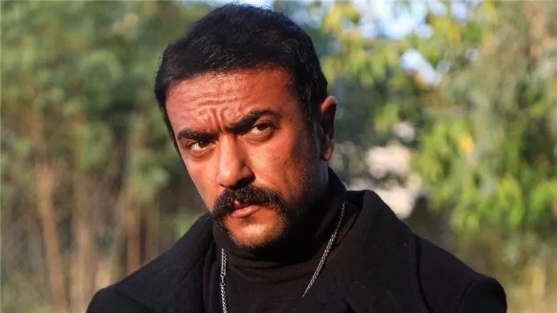 تعليق صادم من أحمد العوضي: «لو ابني غلط هضربه»