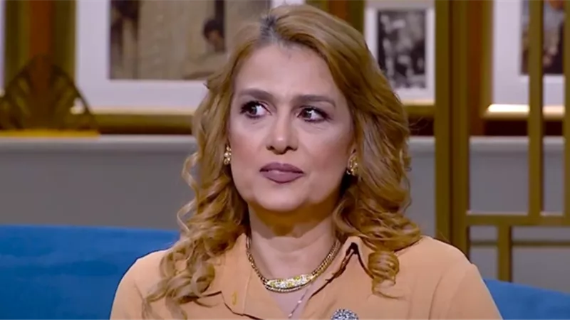 سيمون تنهار من البكاء على الهواء لهذا السبب | فيديو