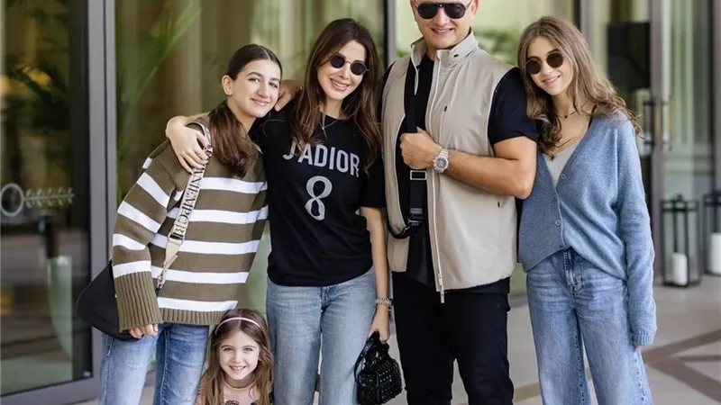 نانسي عجرم تفاجئ الجمهور بصورها مع زوجها وبناتها: «كل ما أفعله من أجلكم»