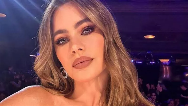 صوفيا فيرجارا تحرج مذيع على الهواء بسبب لكنتها اللاتينية 