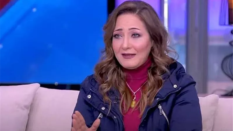 حقيقة طرد أشرف زكي للفنانة عنبر من نقابة الممثلين (فيديو)