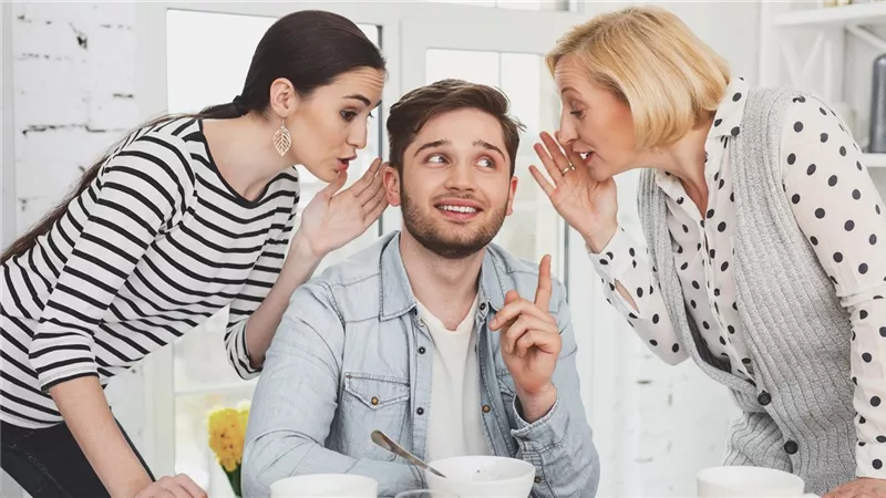 5 نصائح للتعامل مع خطيبك ابن أمه