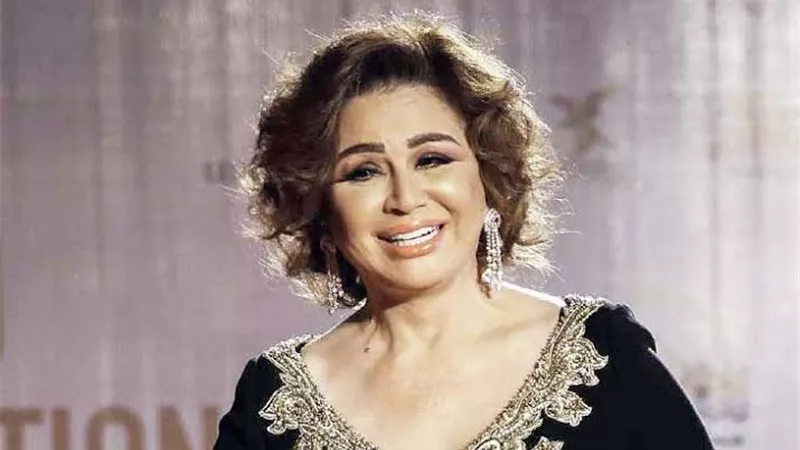 إلهام شاهين تهنئ عادل إمام بعد تكريمه في Joy awards بهذه الطريقة
