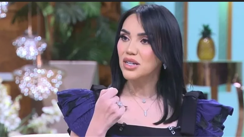 أول ظهور للنجمة مي فاروق بعد خطبتها في برنامج Sold Out