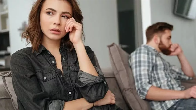 3 أنواع من الاستغلال يمارسها الرجل في العلاقة (إنفوجراف)