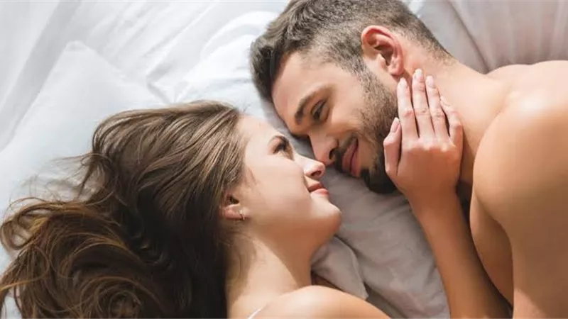 3 أشياء افعليها مع زوجك بعد ممارسة العلاقة الحميمة 