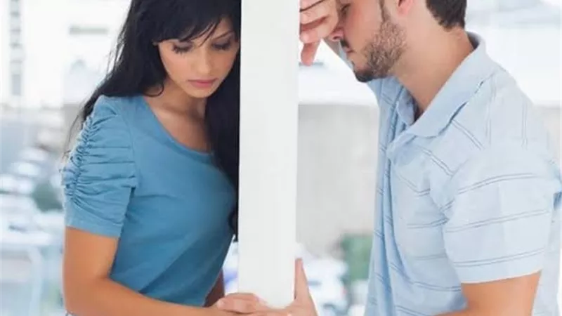 3 طرق للتخلص من قصة حب فاشلة (إنفوجراف)