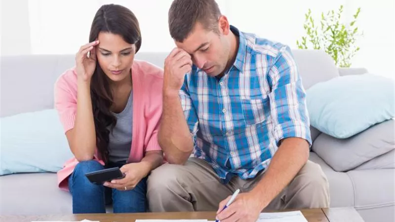 6 خطوات لتدعمي زوجك إذا فقد عمله بشكل مفاجئ (إنفوجراف)