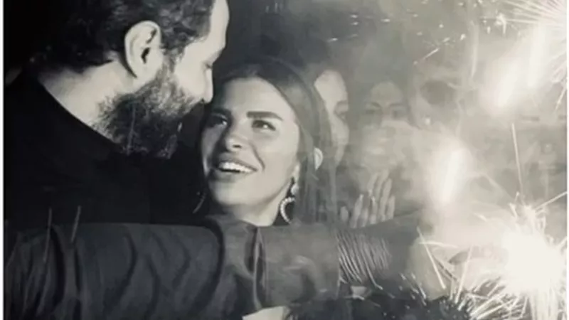 كريم فهمي يحتفل بعيد ميلاد زوجته ويعتذر لهذا السبب (فيديو)