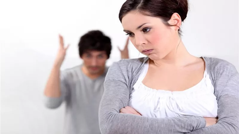 5 حلول مجدية للتعامل مع الزوج كثير الخروج من المنزل