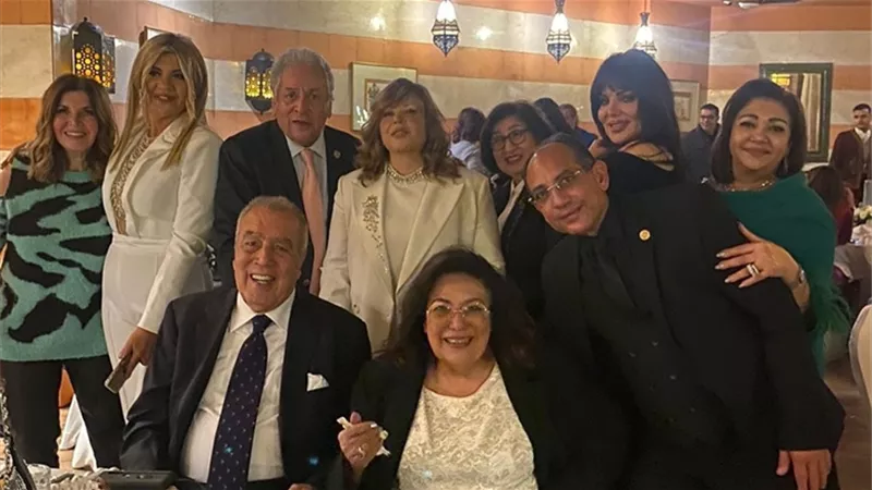 5 أخبار فنية ينبغي ألا تفوتك أهمها زواج عمر عبدالعزيز ووفاة كارل ويذرز