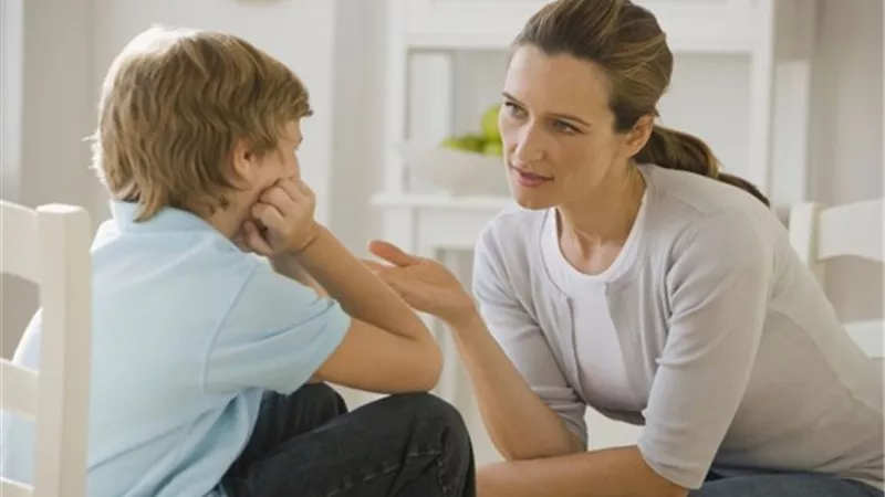 5 نصائح للتعامل مع الابن الأوسط حتى لا يصبح غيورا (إنفوجراف)