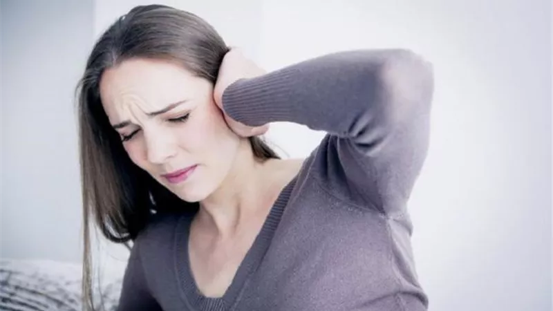 5 عادات تمارسيها بعفوية تعرضك للموت أبرزها كتم العطس