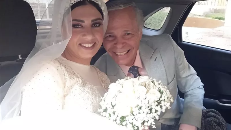 الفنان محمود عامر يدخل القفص الذهبي للمرة الثانية بعمر 69 عاماً (صور)