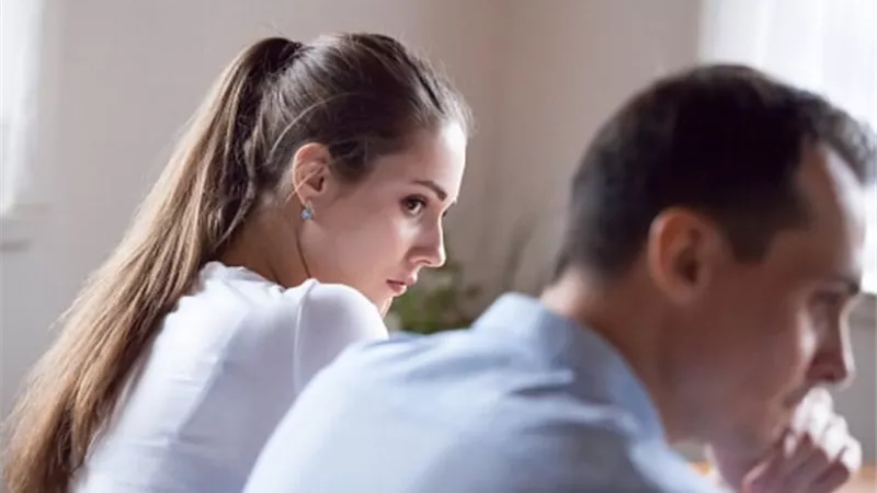 4 حلول فعالة لمواجهة مشكلة الخرس الزوجي «امنحيه مساحة»
