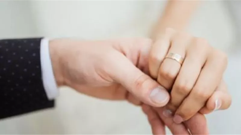 4 أسباب تؤدي إلى فشل الخطوبة الطويلة (إنفوجراف)