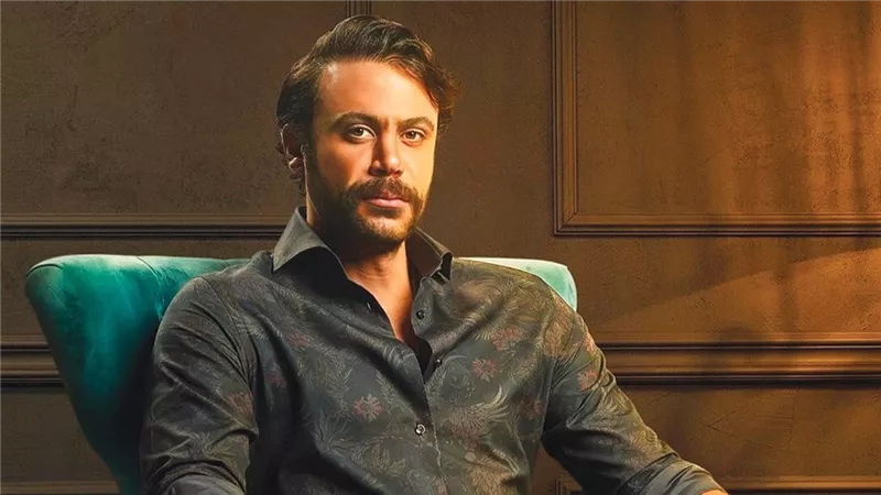 محمد إمام يحتفل بنجاح «أبو نسب» ويوجه رسالة لصناع «الحريفة»
