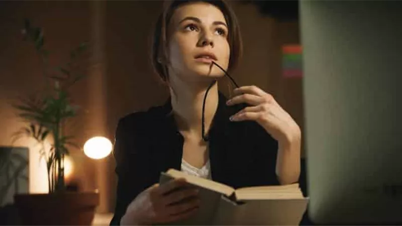 كيف أتجنب التفكير في شخص بعيد عني؟