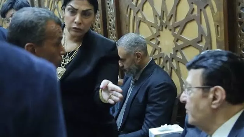 ليلى الشبح تكشف المستور بعد شجارها في عزاء حلمي بكر