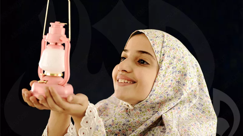 4 قيم احرصي على تعليمها لطفلك في رمضان 2024