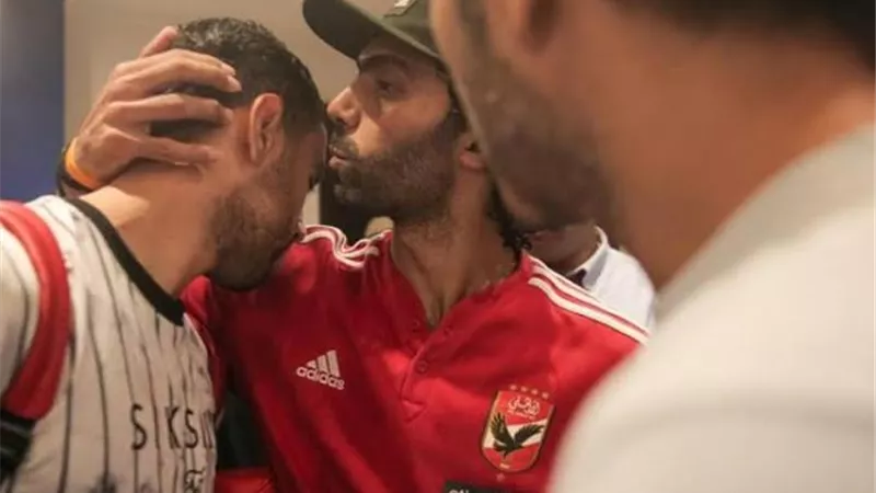 حقيقة الصلح بين حسين الشحات ومحمد الشيبي بعد واقعة الضرب بالقلم 