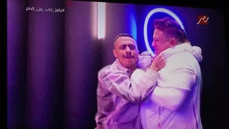 رامز جاب من الآخر الحلقة 7.. معركة ساخنة بين كزبرة وحمو بيكا بالغرفة السودا 