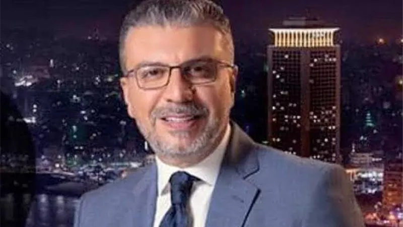 عمرو الليثي يروي كواليس لحظات الرعب قبل سقوطه من الطابق الثالث (فيديو)