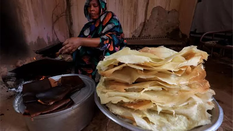 طقوس رمضان في السودان شكل تاني «فطائر المولا»