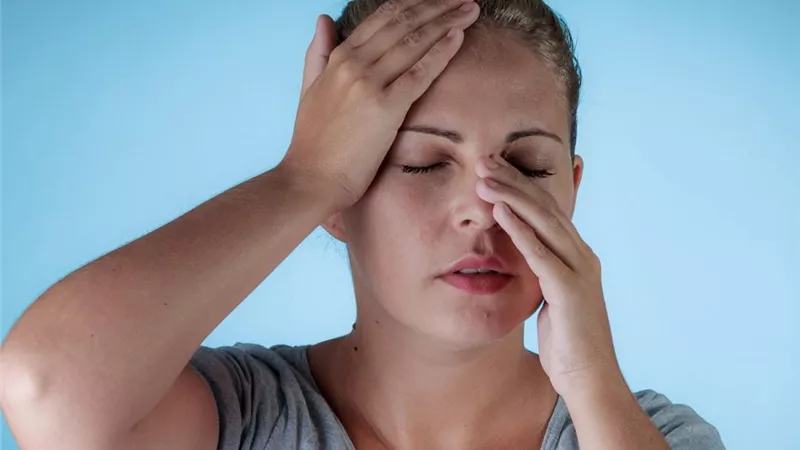 6 أطعمة تحميكي من الإصابة بحساسية الأنف وسيلان العيون في الربيع