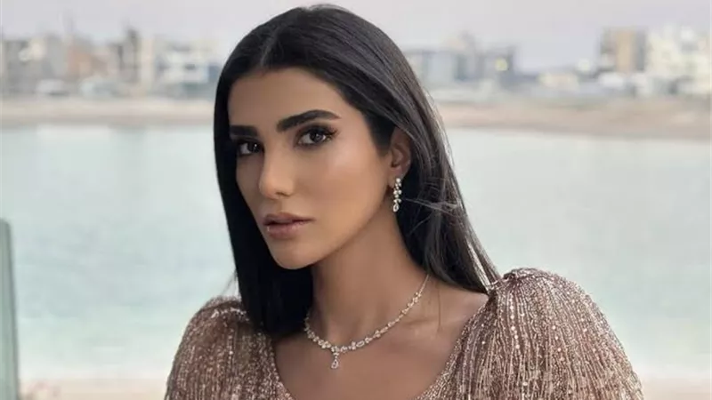 ريم سامي تخطف الأنظار بجمالها في عقد قرانها (صور)