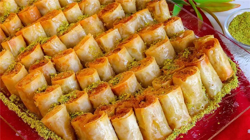حلويات رمضان 2024.. طريقة عمل أصابع الجلاش بالكنافة