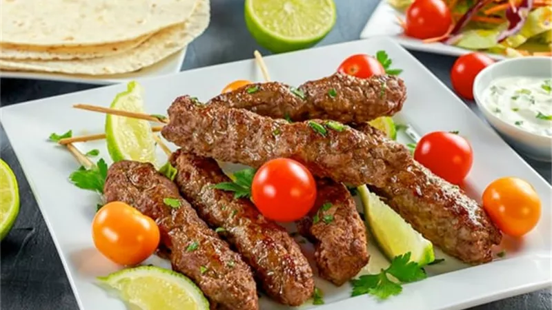 طريقة عمل كفتة الحاتي المشوية مثل المطاعم على سفرة رمضان 2024