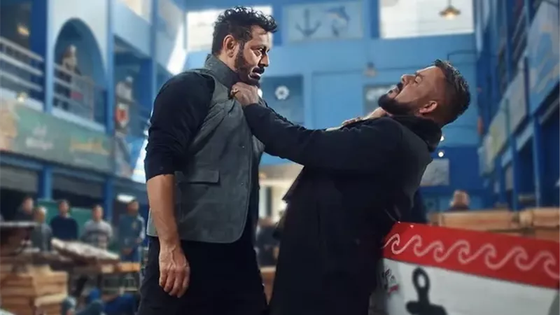 مسلسل المعلم الحلقة 17 | منذر ريحانة يشتري بيت مصطفى شعبان ويطرده