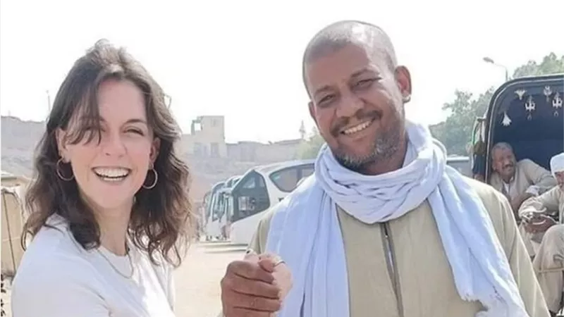 سائق حنطور مصري يثير إعجاب سائحة إنجليزية بهذا الفعل