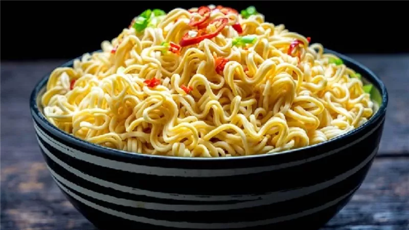 أسباب تراجع سعر الإندومي في الأسواق
