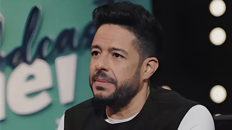 محمد حماقي يروي قصة تعرفه على زوجته لأول مرة 
