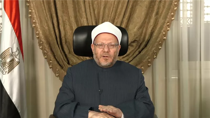 هل المرأة نجسة بسبب دم الحيض؟ مفتي الجمهورية يجيب