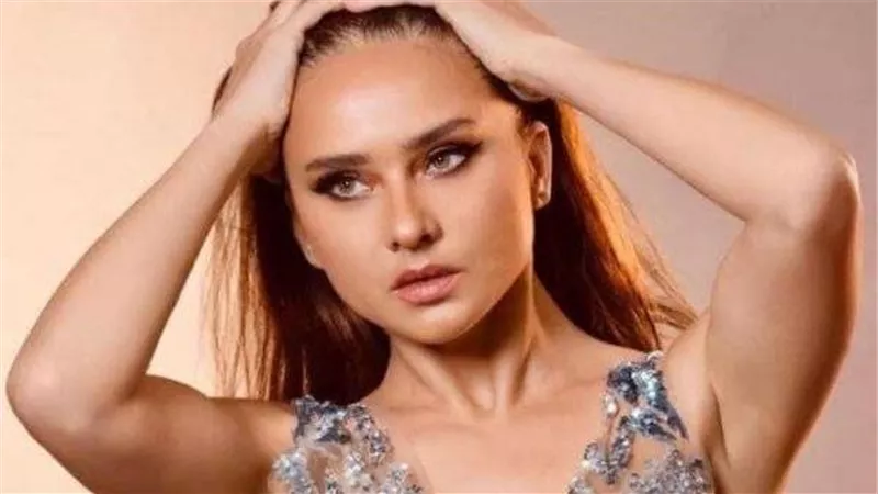 نيللي كريم تلوم انتصار على تصريح 