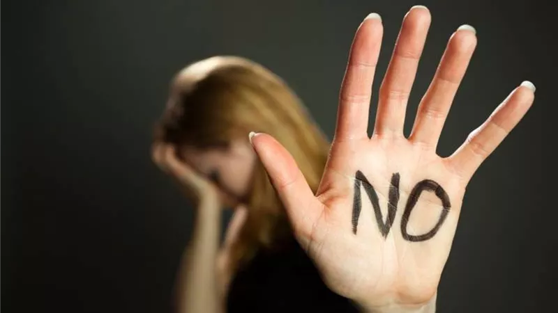 قبل العيد.. 5 نصائح تحميك من مخاطر التحرش