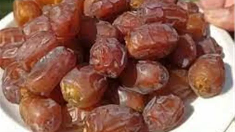 لماذا أفطر الرسول علي التمر في عيد الفطر؟