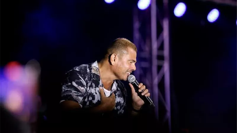 عمرو دياب يشعل حفل الجونة في عيد الفطر ويشكر طاقم الحشاشين (صور)